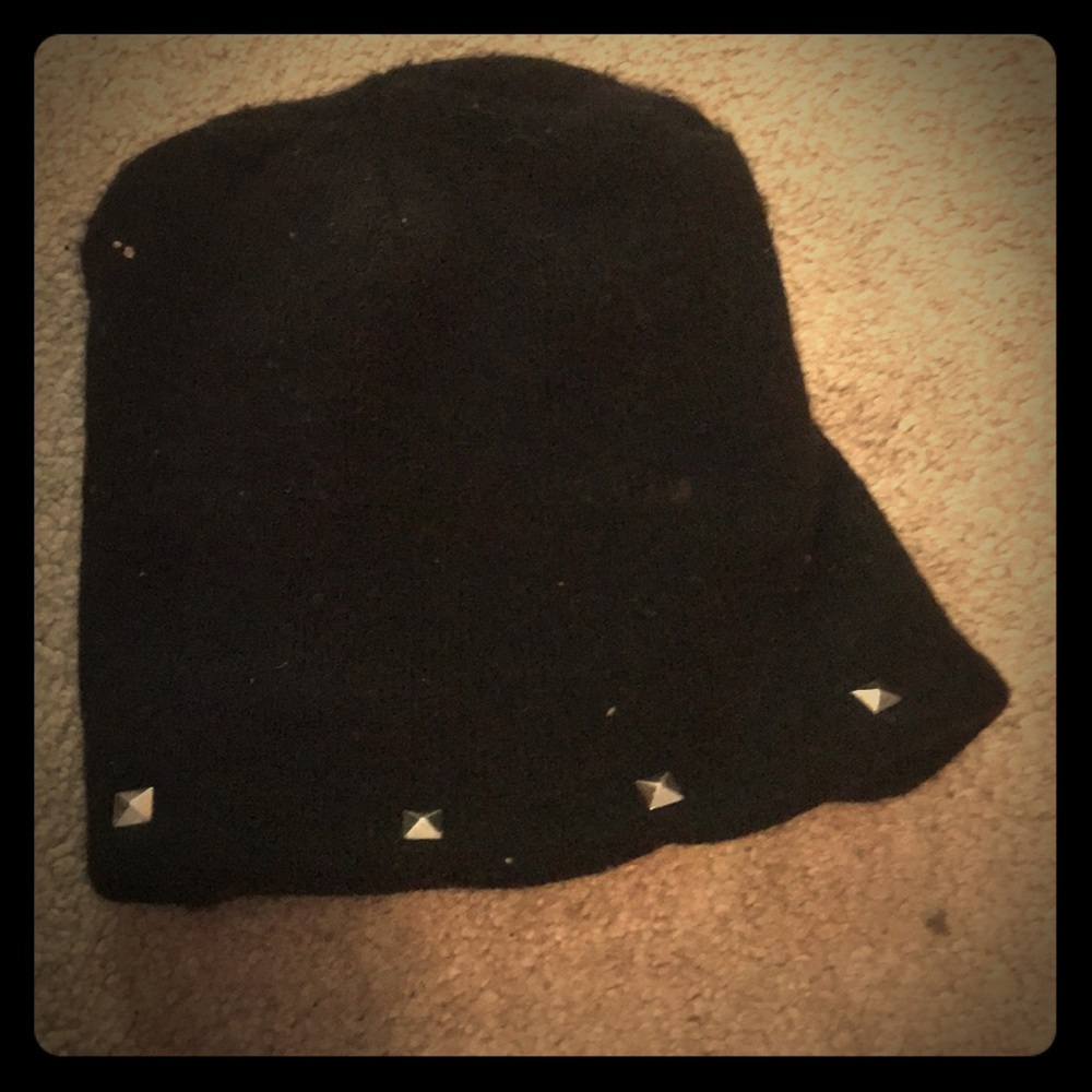 Black beanie